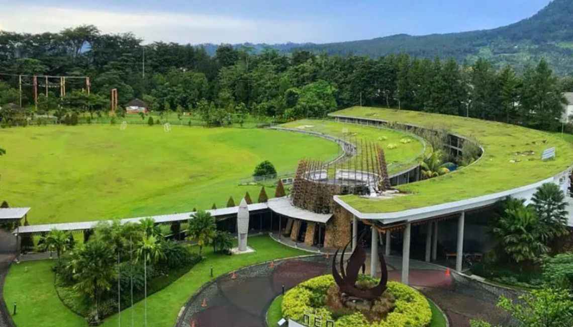 Taman Budaya Sentul City Bogor wisata outbound dan rekreasi.